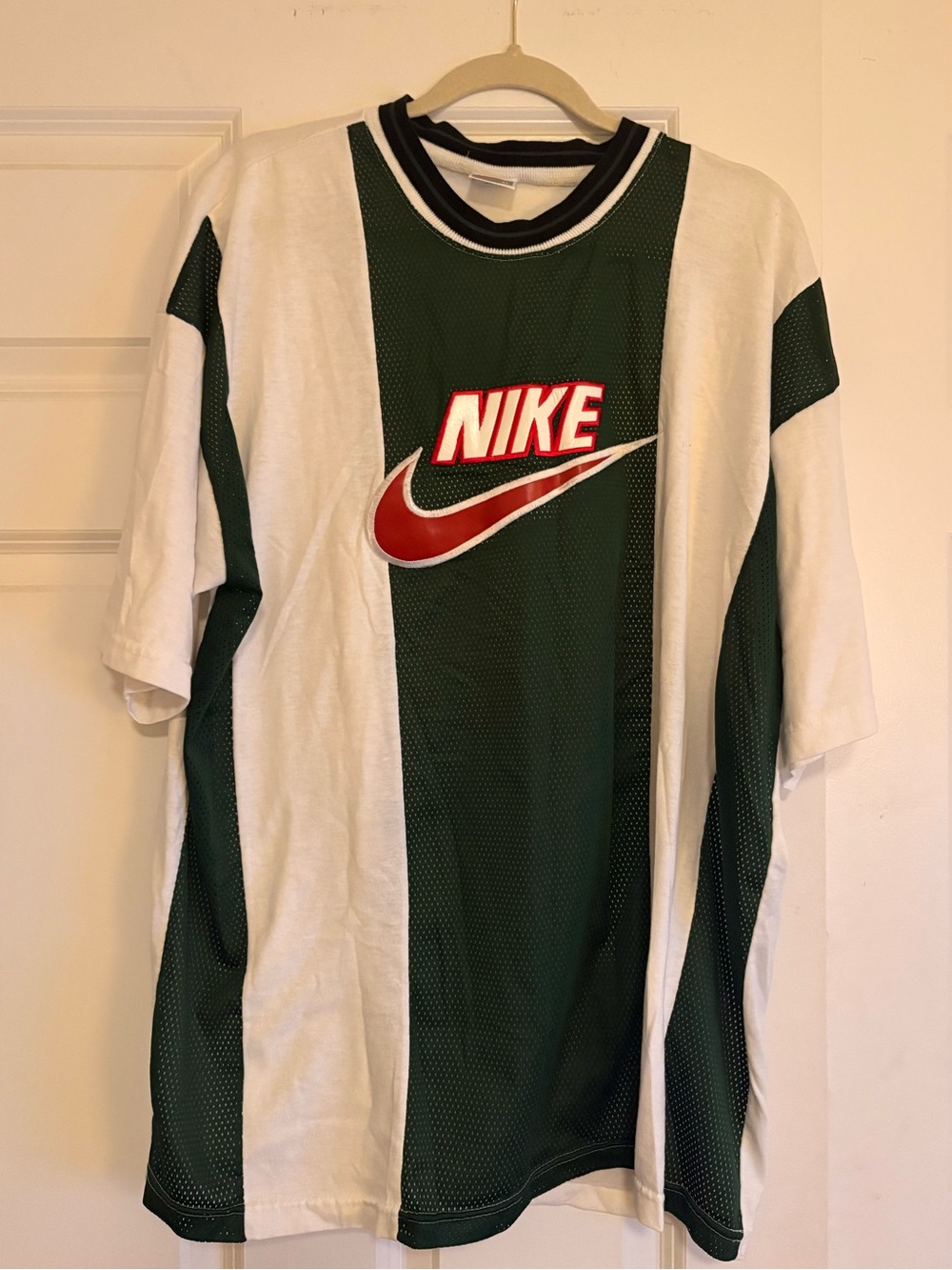 1990s Nike Men's Green, White and Red Short Sleeve Logo Jersey